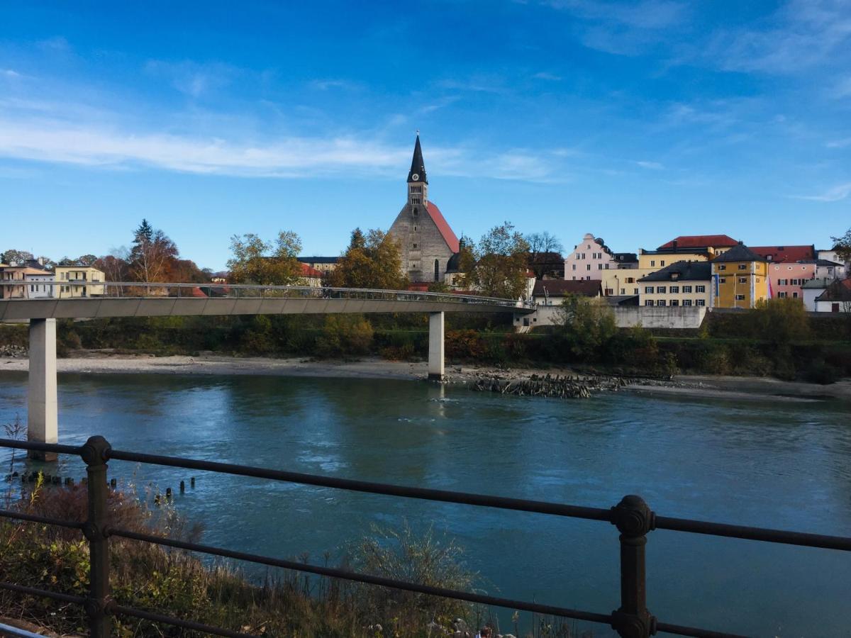 Ferienwohnung An Der Romantischen Salzachschleife Naehe Salzburg Лауфен Екстериор снимка