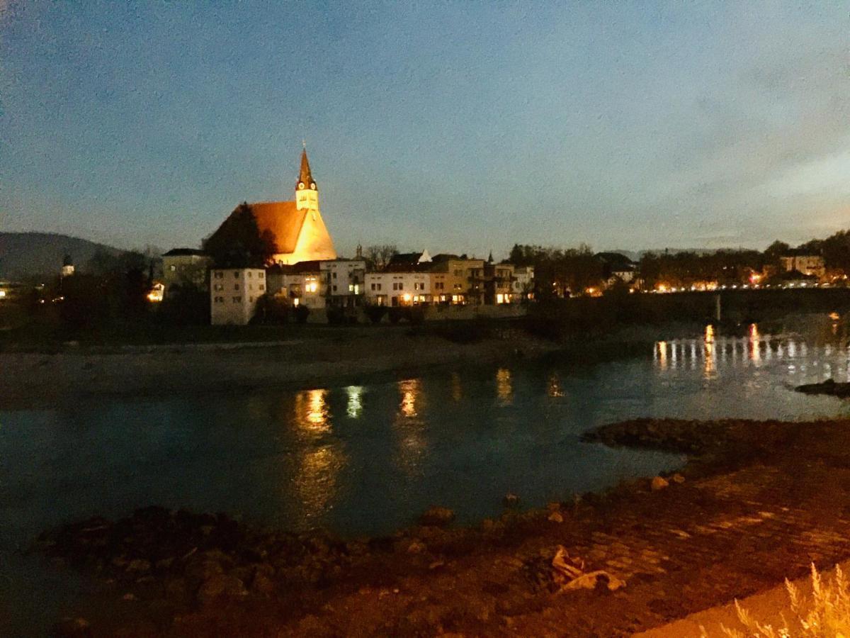 Ferienwohnung An Der Romantischen Salzachschleife Naehe Salzburg Лауфен Екстериор снимка